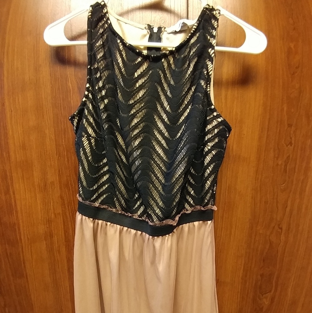 Sleeveless dress